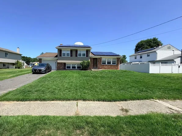 816 Lancing Rd, West Deptford, NJ 08096