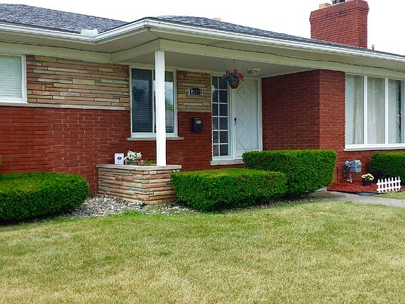 2nd image of 21112 Winkel St