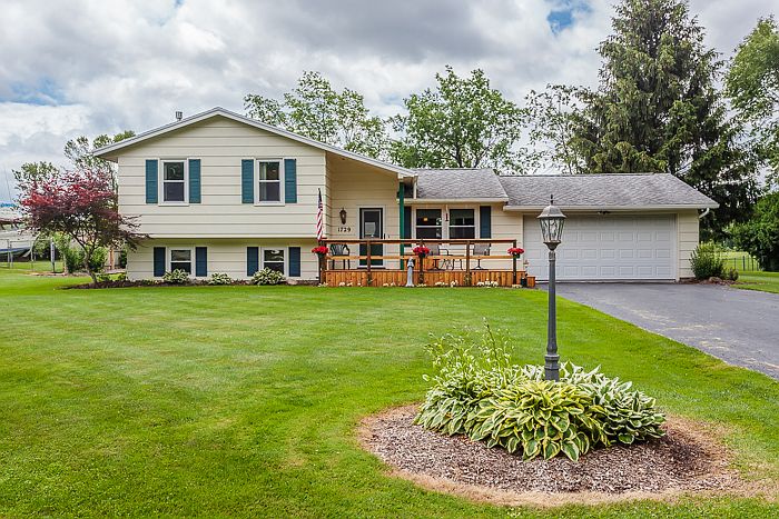 1st image of 1729 Apple Hollow Ln