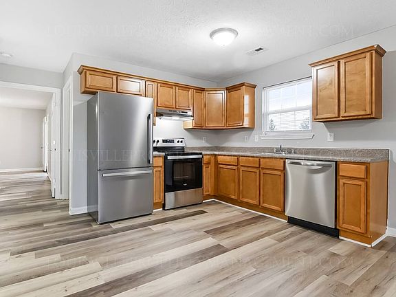 3rd image of 302 Keeneland Dr APT 2B