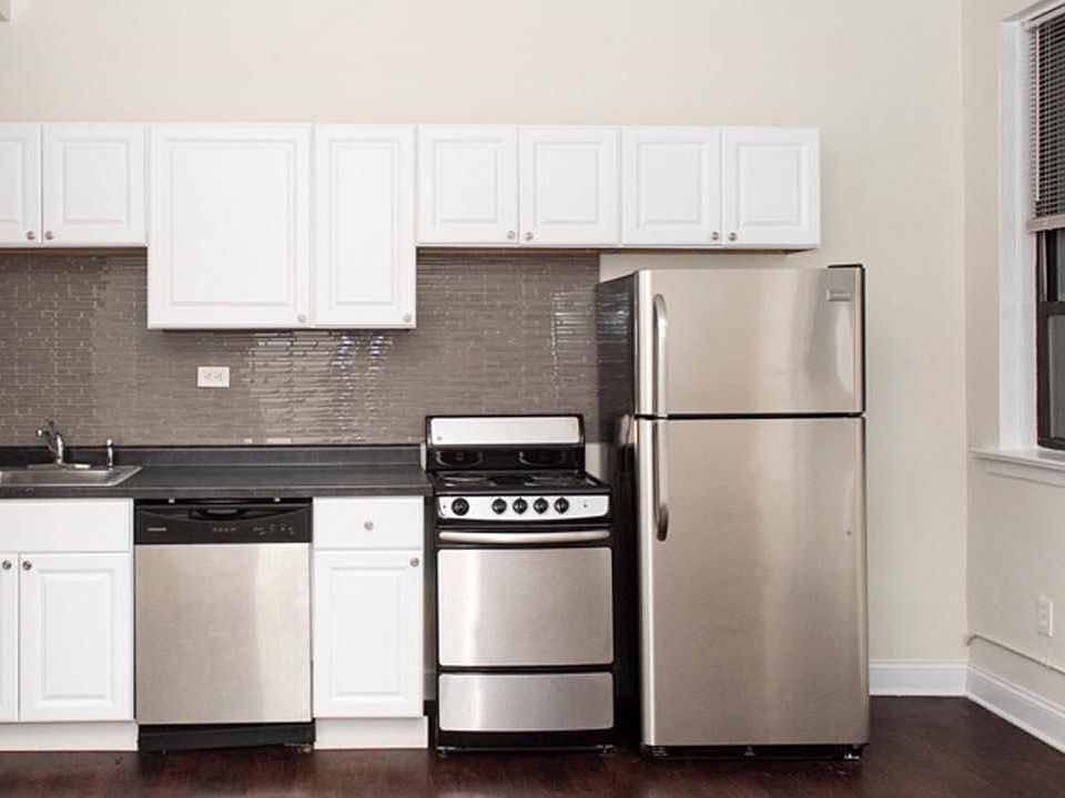 1st image of 3343-3345 N Marshfield Ave #301