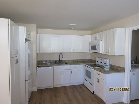 5th image of 442 Oceanwoods Ave #1