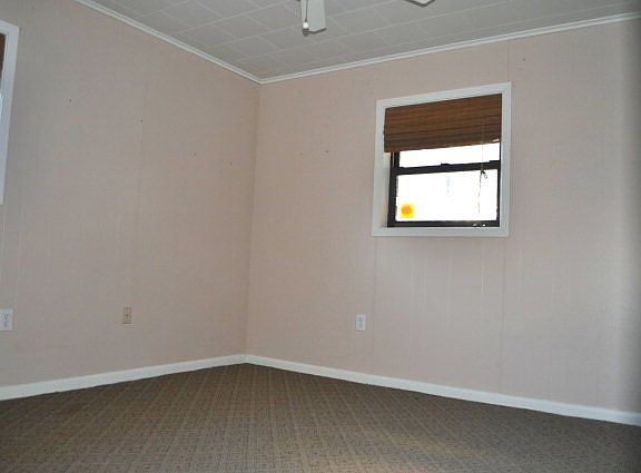 5th image of 109 Lucky St