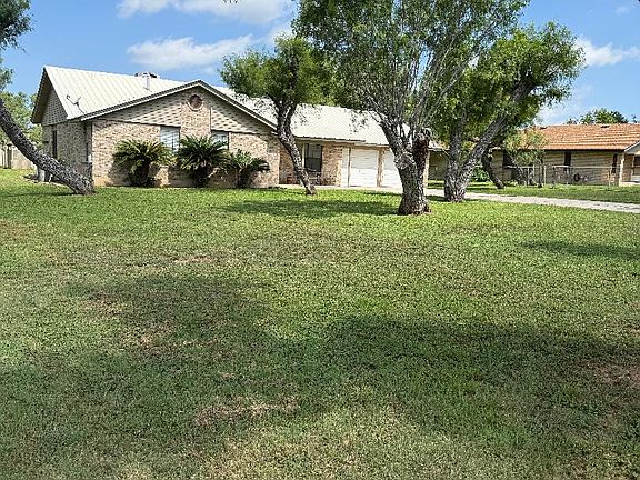 2nd image of 2723 Triple Tree Dr
