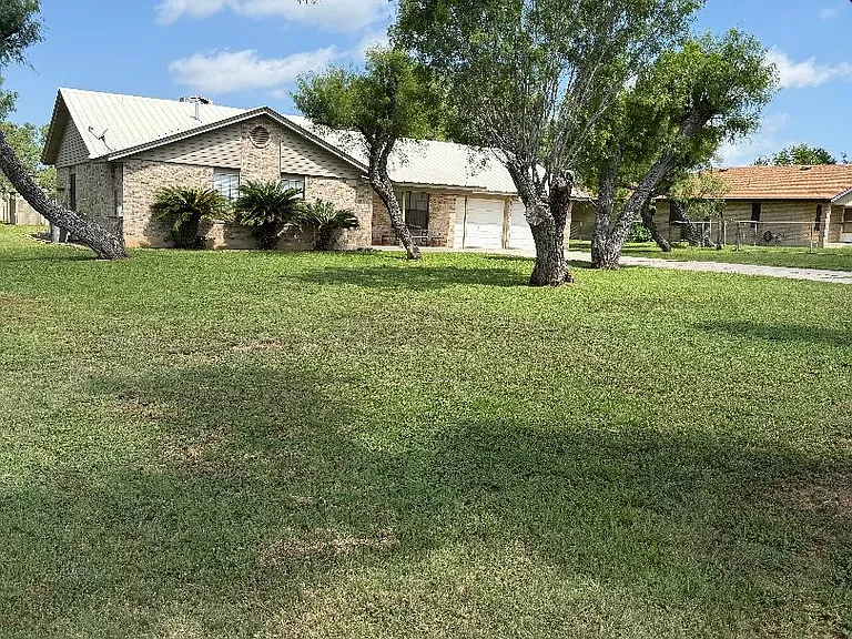 2723 Triple Tree Dr — Photo 2