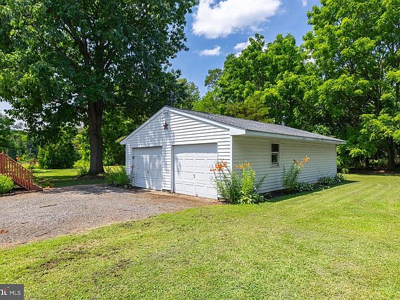 3rd image of 118 Garwin Rd