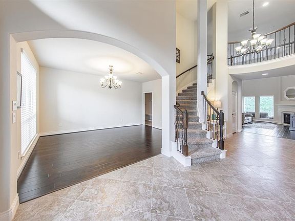 4th image of 27618 Lakeway Trail Ln