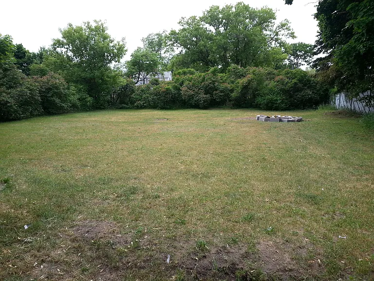 517 Bond St — Photo 2