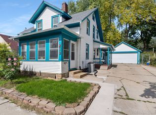 812 Superior St, Aurora, IL 60505