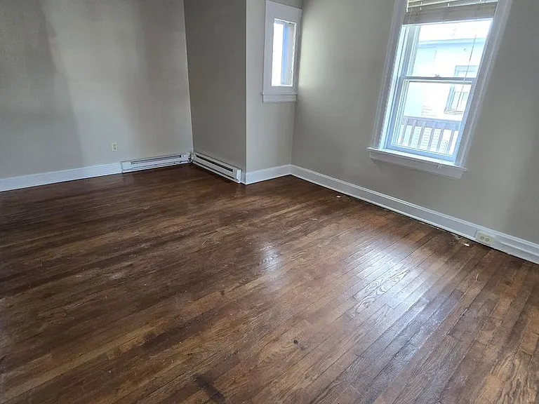145 E North Ave — Photo 21