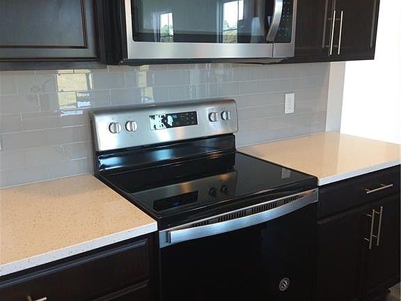 4th image of 1126 Autumns Wood Cir #E