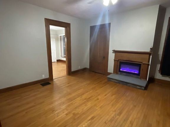 3rd image of 227 N Arch St