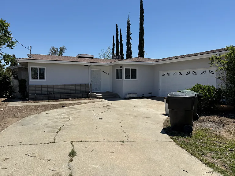 9823 Lombardy Ave — Photo 17
