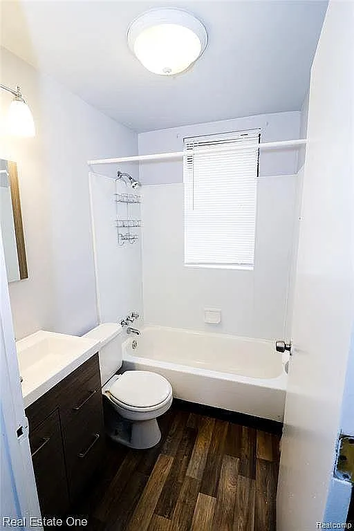 120 Seward St — Photo 3