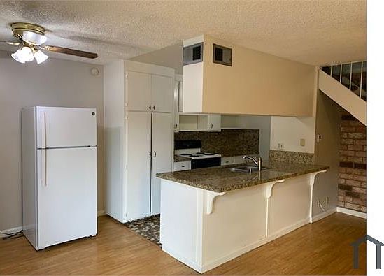 1st image of 5554 Spinnaker Dr APT 3