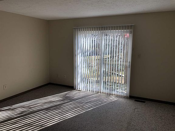 5th image of 564 E Graham Pl