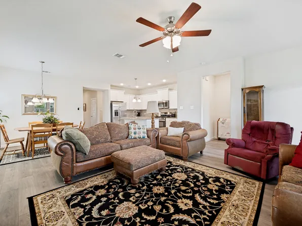 413 Wiggins Way, Van Alstyne, TX 75495