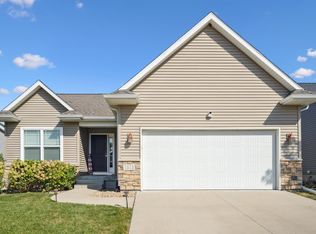 1313 Hummingbird Cir, Waterloo, IA 50702