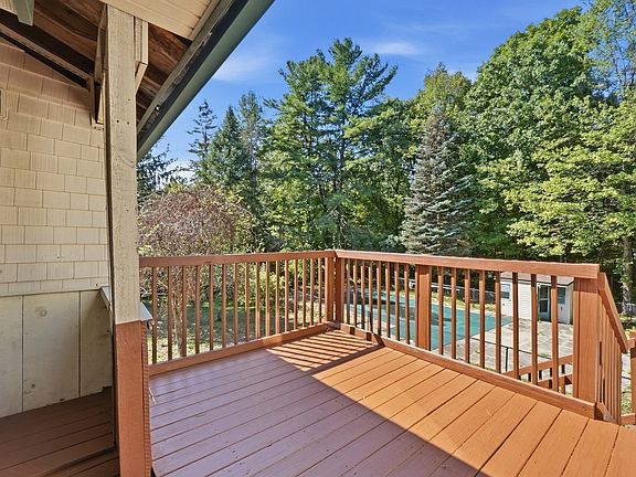 5th image of 5 Old Farm Cir