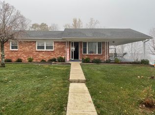945 Leighton Rd, Irvine, KY 40336