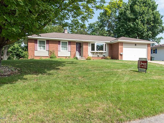 3rd image of 664 Knollwood Dr