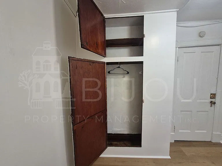 Downtown Rooms — Photo 6