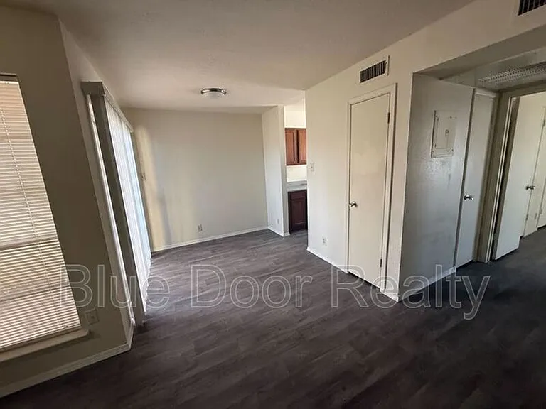 4601 Carlisle Blvd NE #H1 — Photo 7
