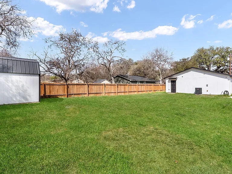 225 Virginia St — Photo 16