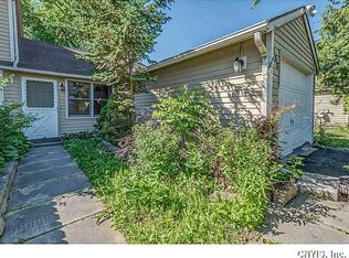 155 Idlewood Blvd, Baldwinsville, NY 13027
