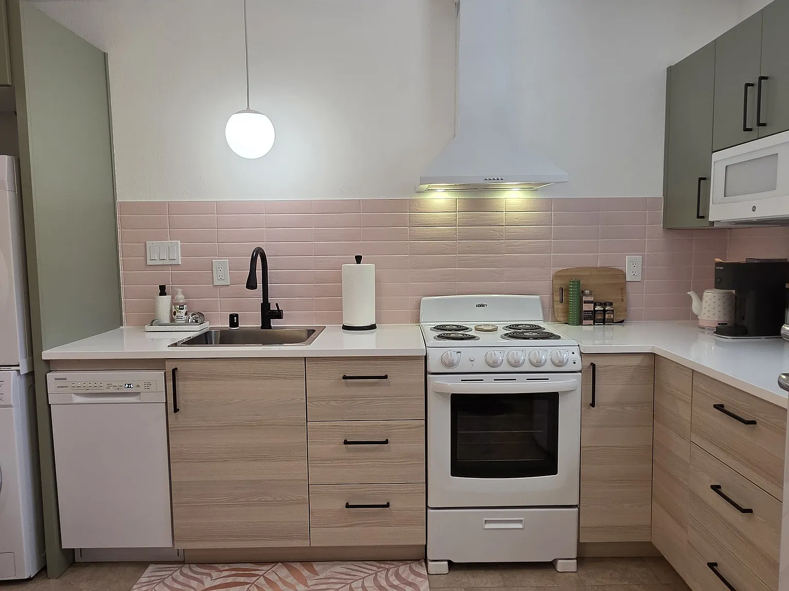 1 bed, 420 sqft, $1,550 — Photo 3