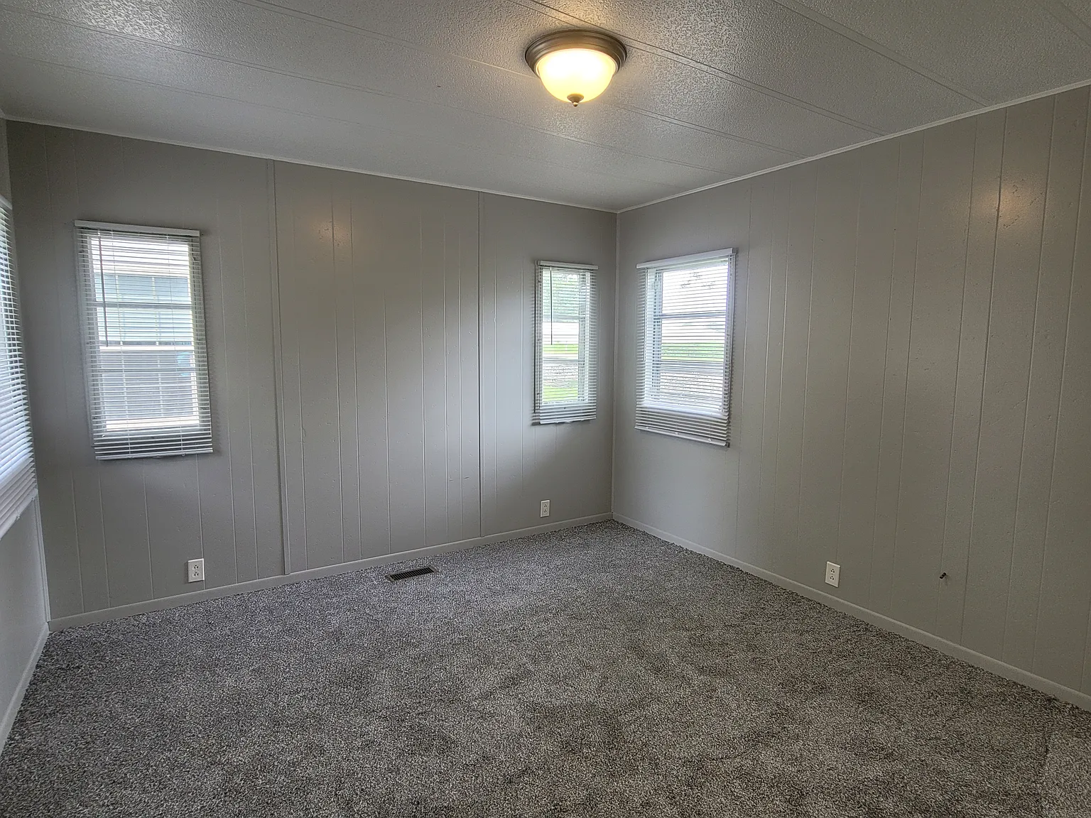 2 bed, 840 sqft, $875 — Photo 4