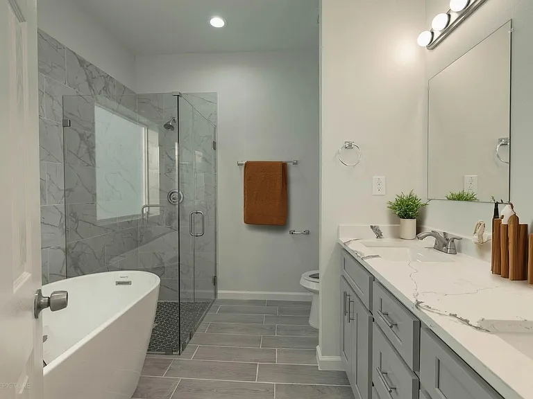 20733 Emerald St — Photo 13