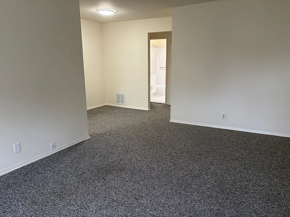 11 Maple Ave #11