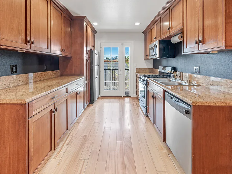 310 Olive Ave #6 — Photo 5
