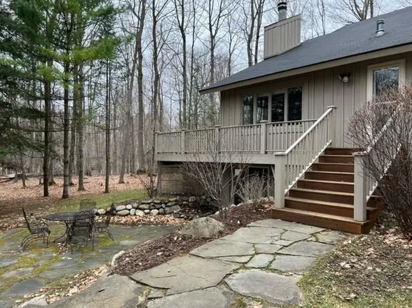 1868 Cherry Hill Ct, Harbor Springs, MI 49740