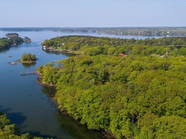 16 Flos Lane, Boothbay, ME 04537