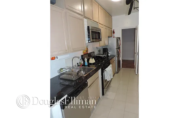 Rented by Douglas Elliman | media 4