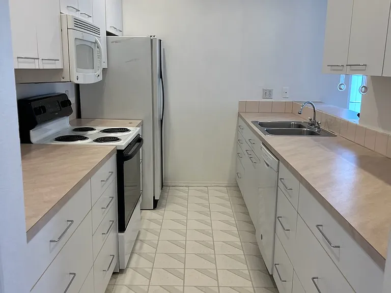 3275 Fuhrman Ave E #202 — Photo 8