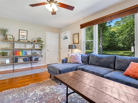 5th image of 1206 Avery Ct