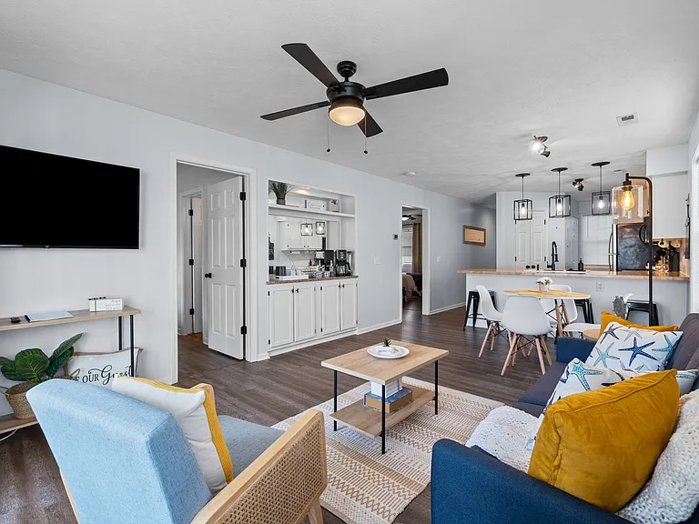 517 White River Dr #22-D — Photo 10