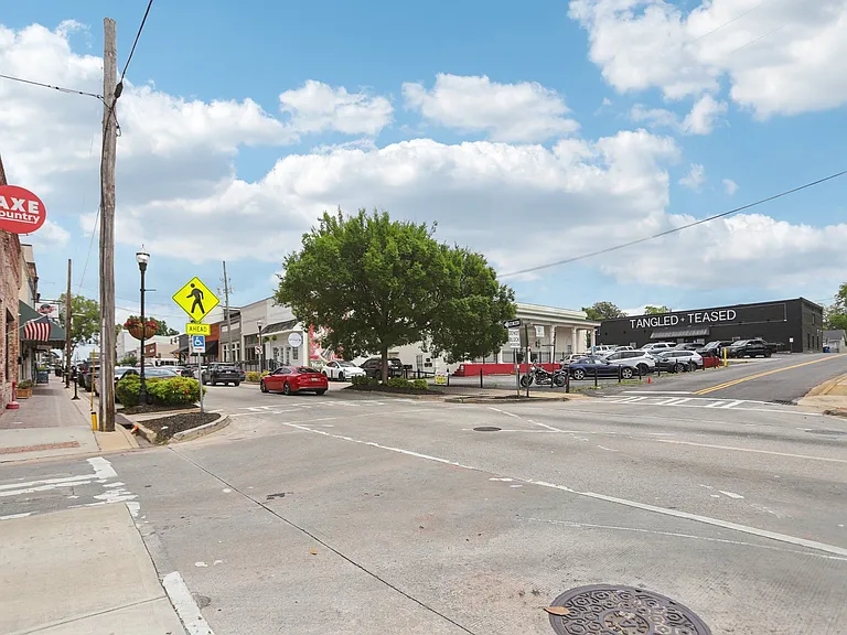 Station 75 Apartments at McDonough — Photo 51