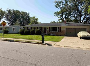 825 W Lowell Ave, Mishawaka, IN 46545