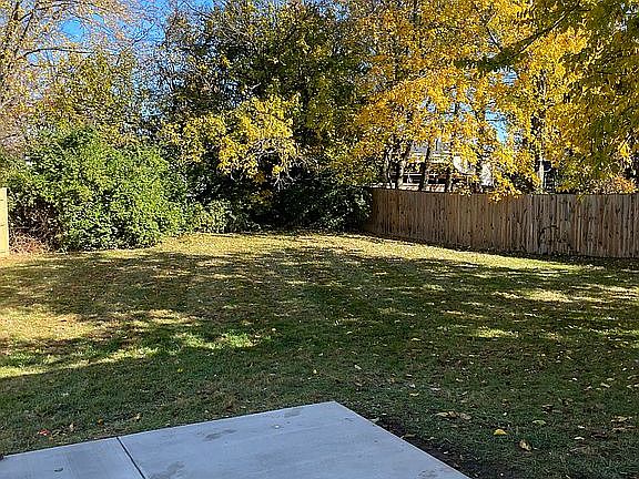 3rd image of 660 Eric Ct