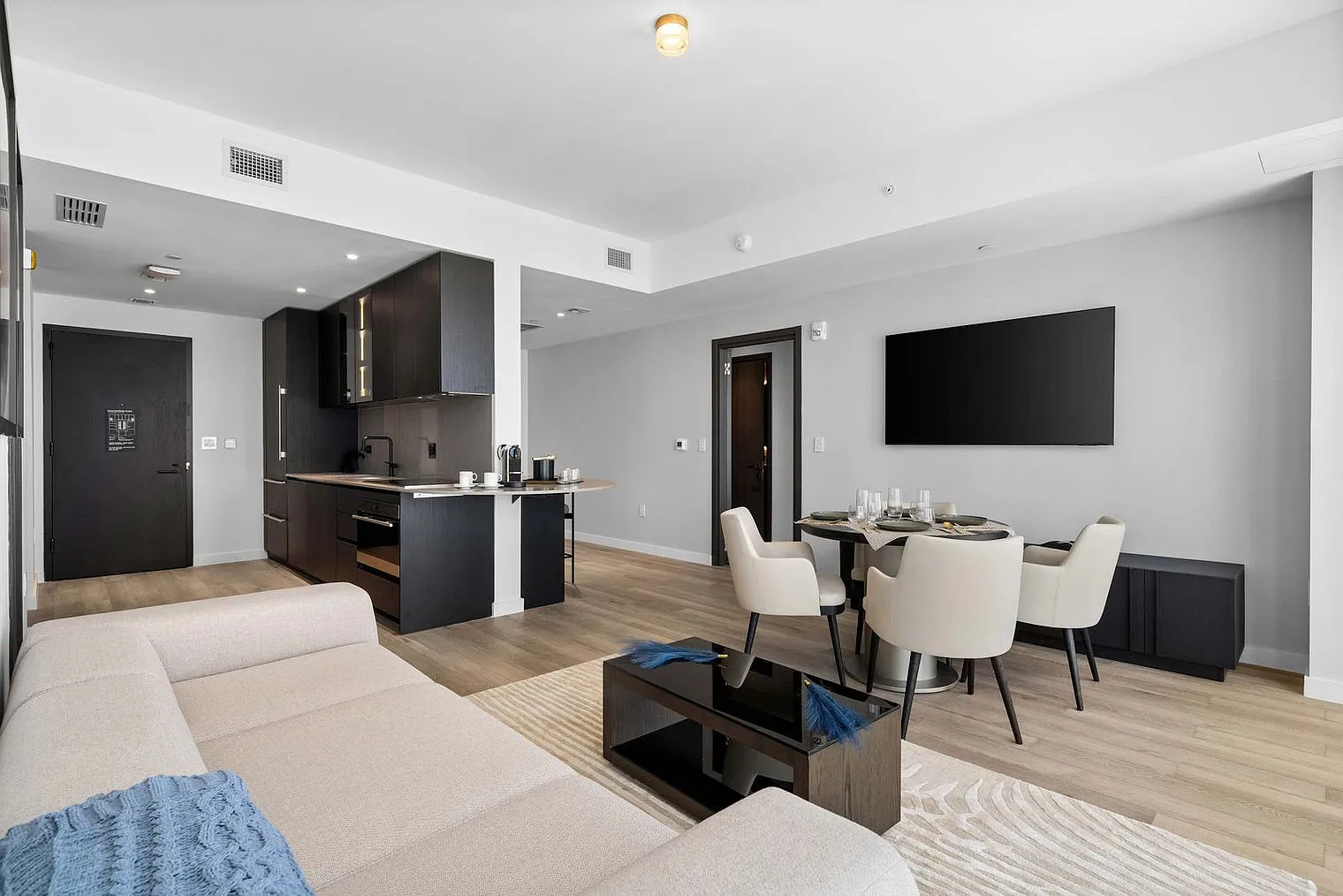 2 bed, 2.0 bath, 1054 sqft, $8,324 — Photo 3