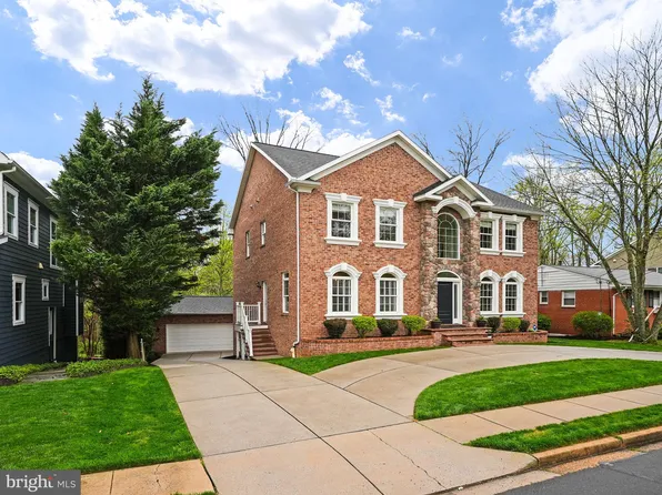 1215 Ross Dr SW, Vienna, VA 22180