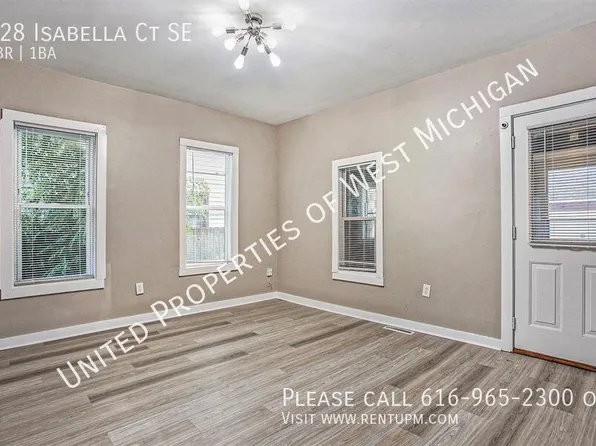 828 Isabella Ct SE, Grand Rapids, MI 49507