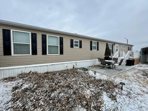 1623 10th Ave SW, Aberdeen, SD 57401