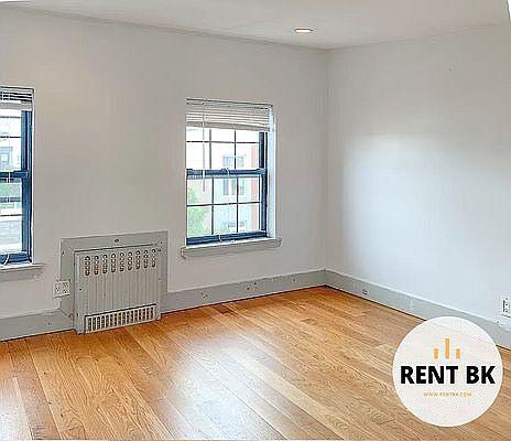 5th image of 231 Jefferson St #1LL