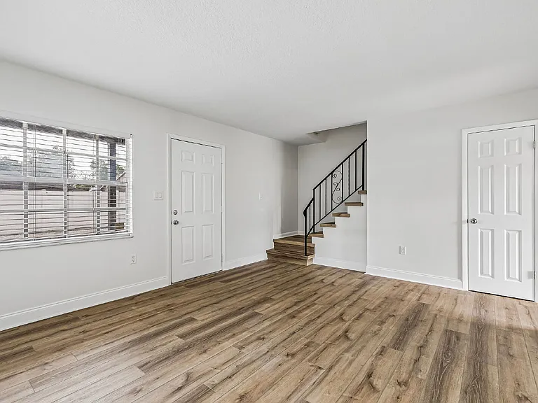 2774 Seahorse Ct — Photo 6