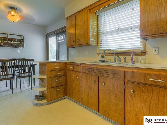 4th image of 3108 S 52nd St